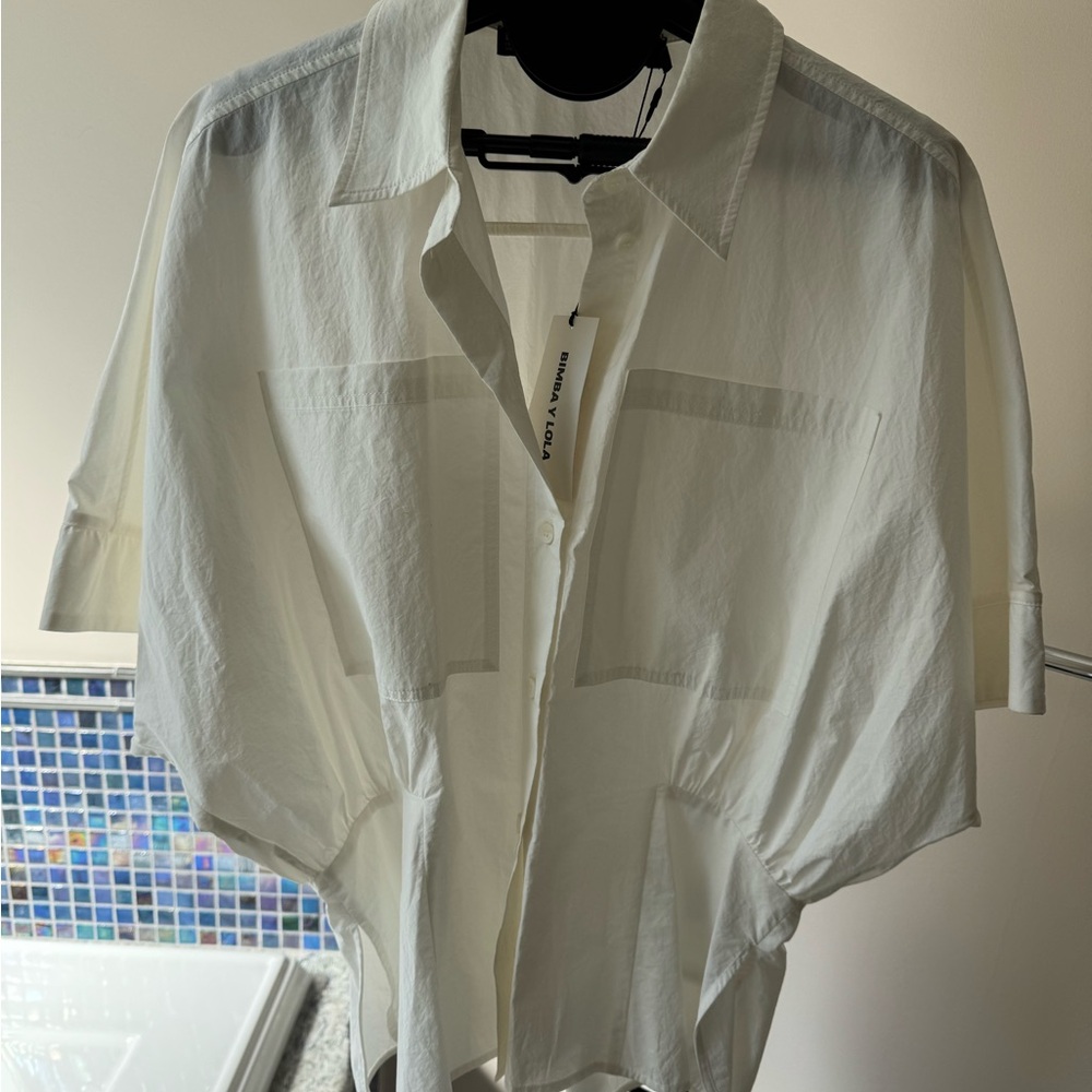 NWT. BIMBAY LOLA White Button-Up Blouse